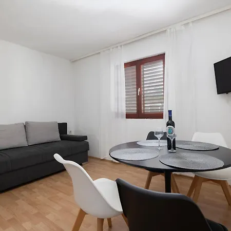 Apartament Family Roso