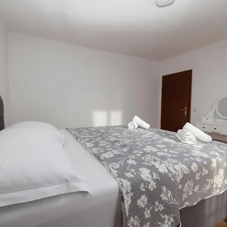 Apartament Family Roso *