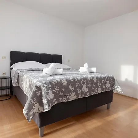 Apartament Family Roso