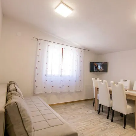 Family Roso Apartmán Promajna